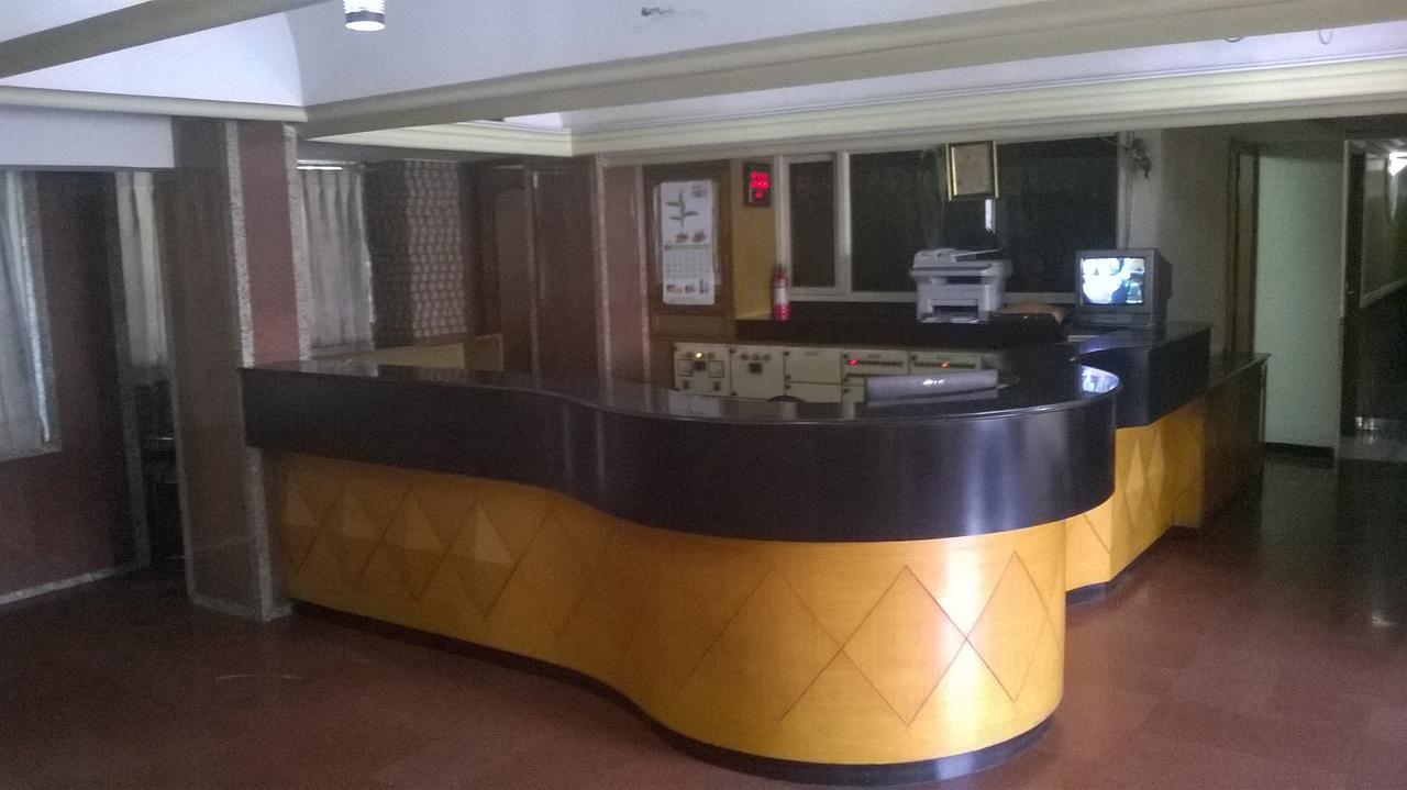 Hotel Unnati Ahmedabad Eksteriør billede